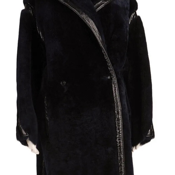 Max Mara Navy Teddy Prosit Coat, Limited Ed with Patent Leather Trim Size S (6) - Picture 3 of 5